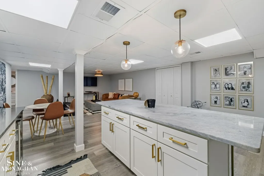 264 Grosse Pointe Boulevard Grosse Pointe Farms City MI 48236