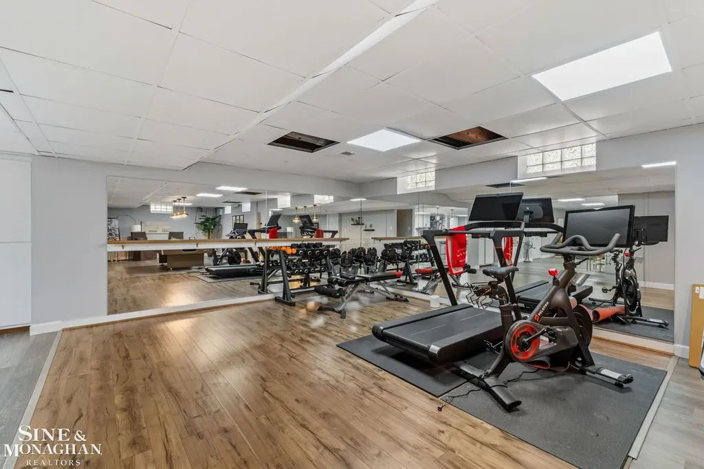 264 Grosse Pointe Boulevard Grosse Pointe Farms City MI 48236