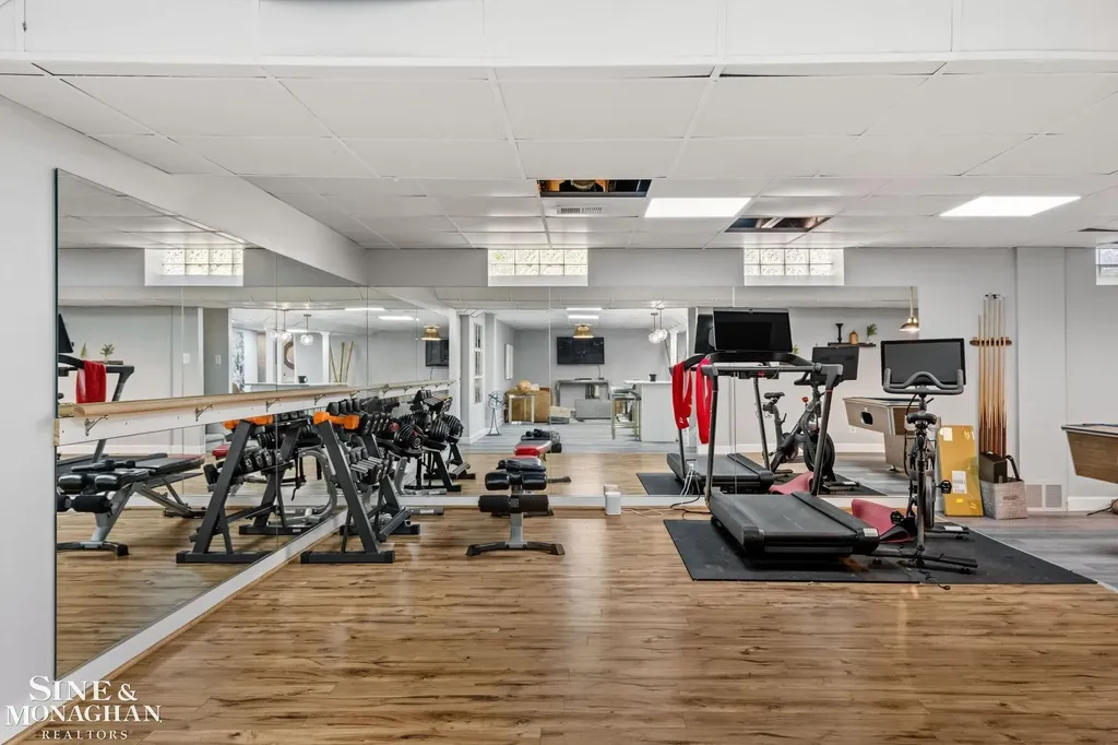 264 Grosse Pointe Boulevard Grosse Pointe Farms City MI 48236