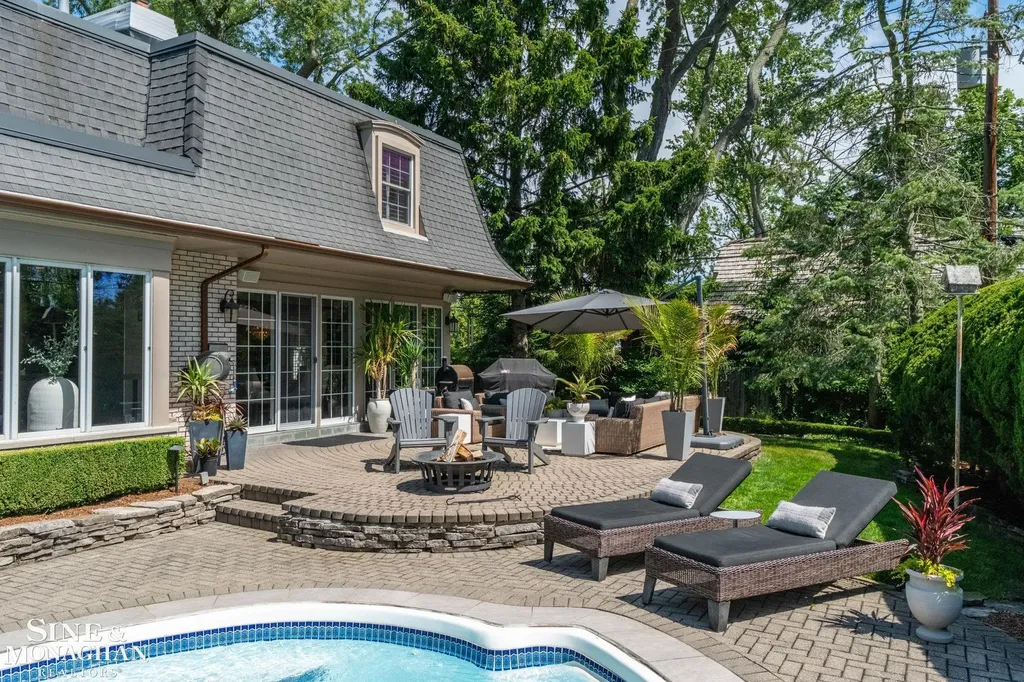 264 Grosse Pointe Boulevard Grosse Pointe Farms City MI 48236