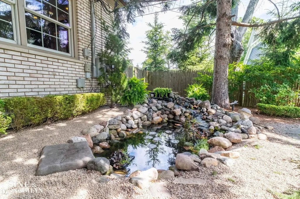 264 Grosse Pointe Boulevard Grosse Pointe Farms City MI 48236