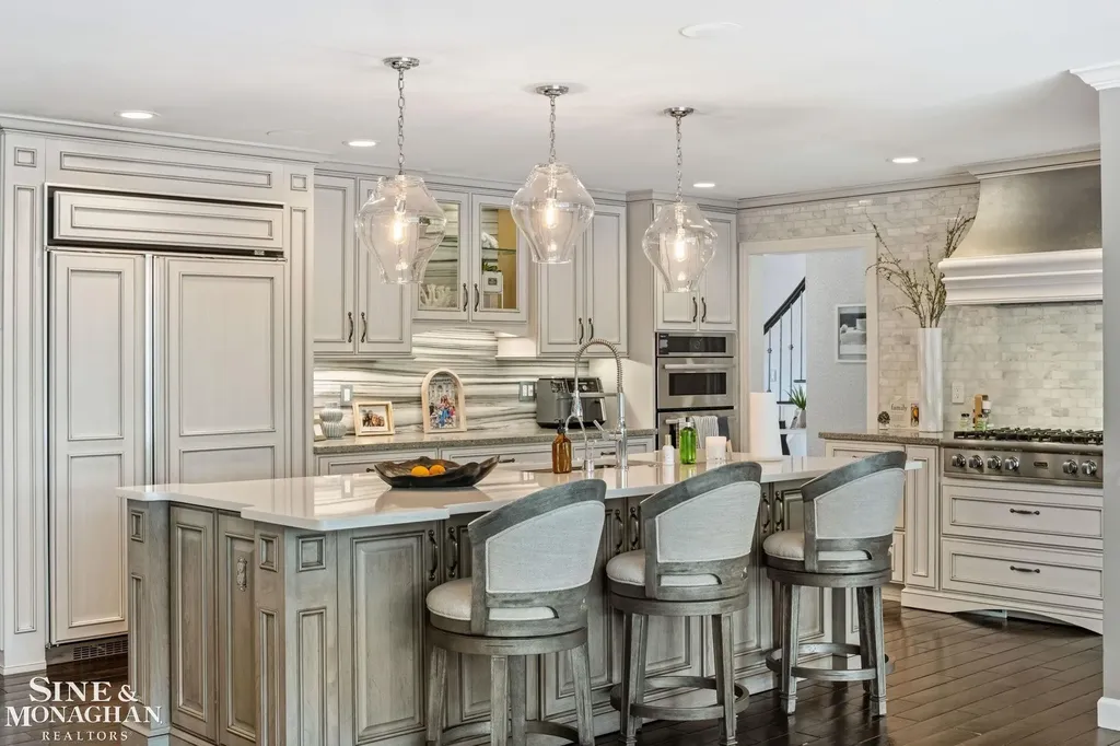 264 Grosse Pointe Boulevard Grosse Pointe Farms City MI 48236