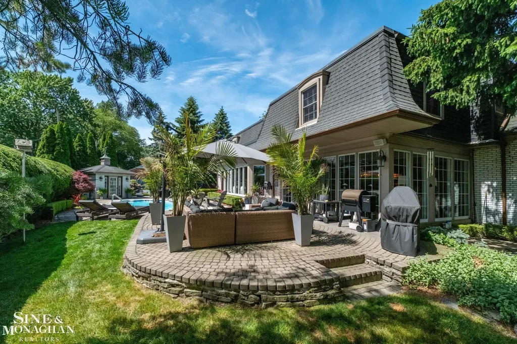 264 Grosse Pointe Boulevard Grosse Pointe Farms City MI 48236