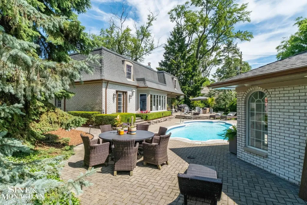 264 Grosse Pointe Boulevard Grosse Pointe Farms City MI 48236
