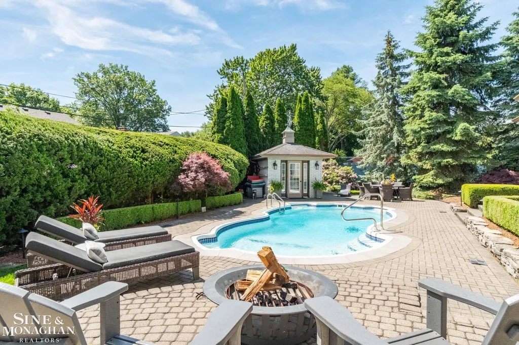 264 Grosse Pointe Boulevard Grosse Pointe Farms City MI 48236
