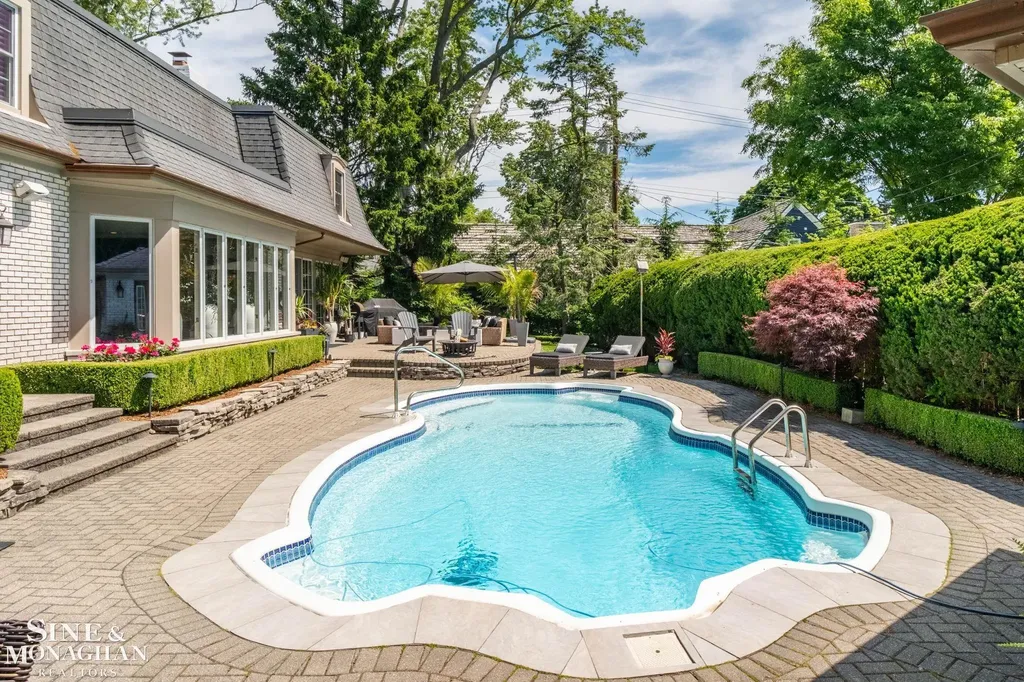264 Grosse Pointe Boulevard Grosse Pointe Farms City MI 48236