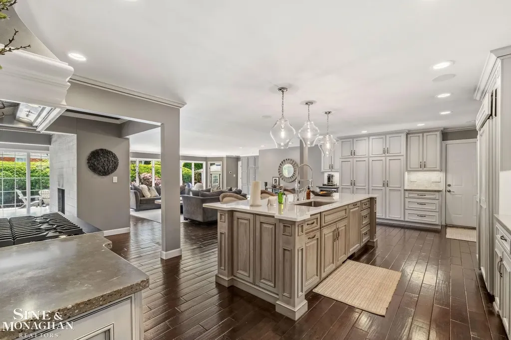 264 Grosse Pointe Boulevard Grosse Pointe Farms City MI 48236
