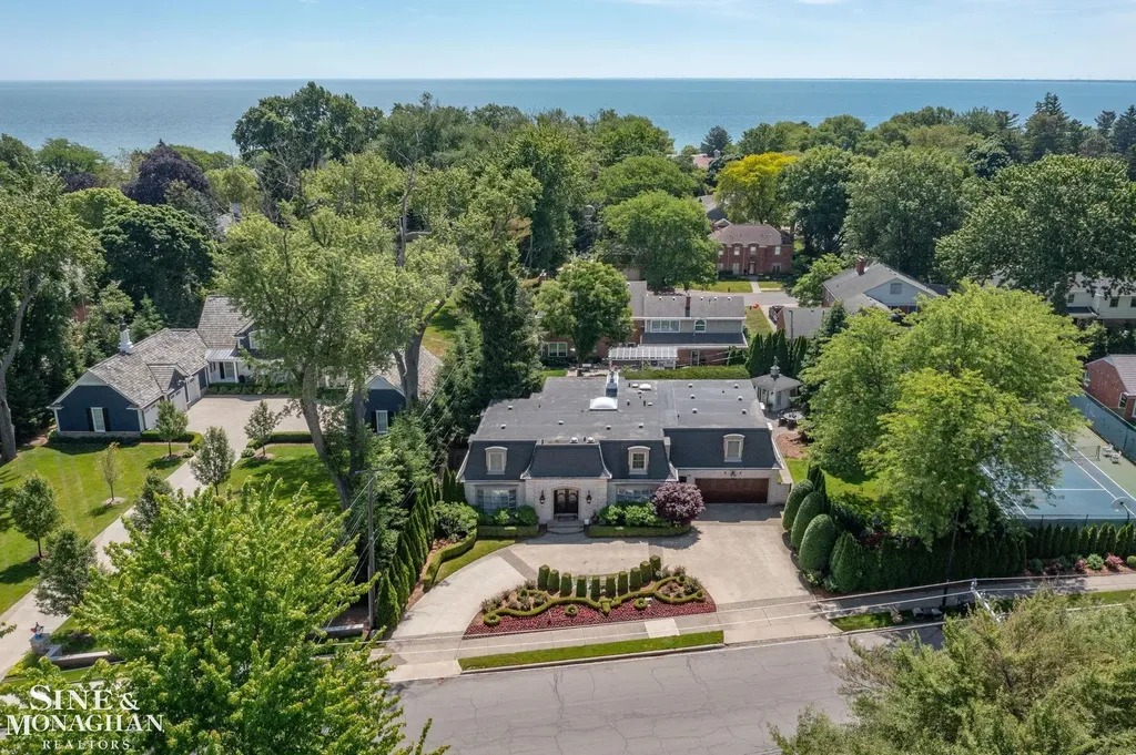 264 Grosse Pointe Boulevard Grosse Pointe Farms City MI 48236