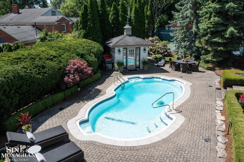 264 Grosse Pointe Boulevard Grosse Pointe Farms City MI 48236