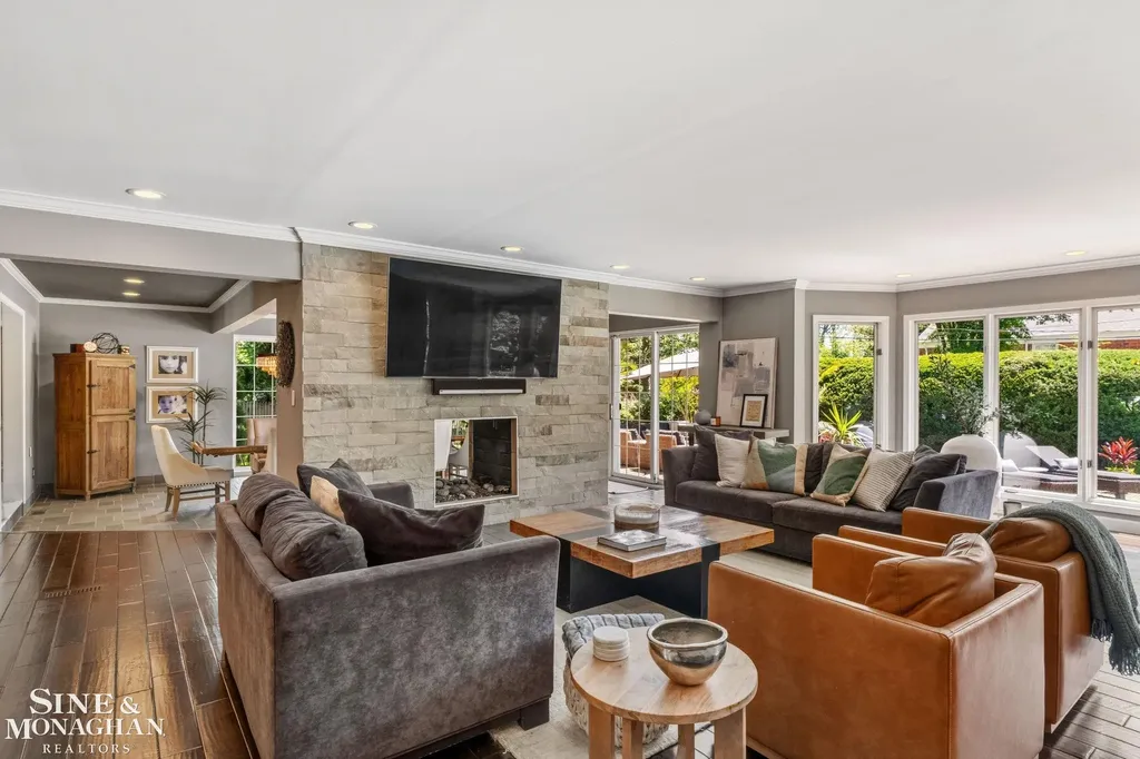 264 Grosse Pointe Boulevard Grosse Pointe Farms City MI 48236