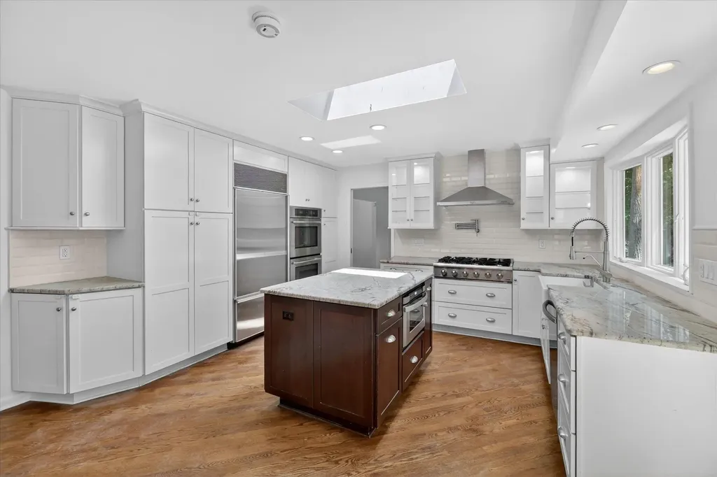 2049 Shore Hill Drive West Bloomfield Charter Township MI 48323