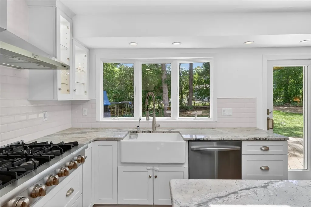 2049 Shore Hill Drive West Bloomfield Charter Township MI 48323