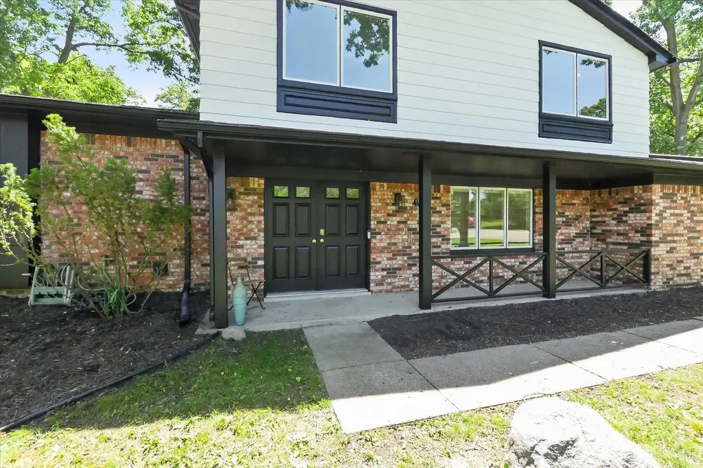 2049 Shore Hill Drive West Bloomfield Charter Township MI 48323