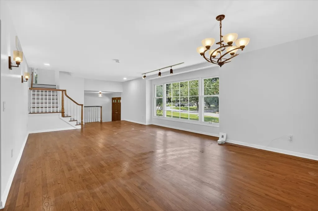 2049 Shore Hill Drive West Bloomfield Charter Township MI 48323