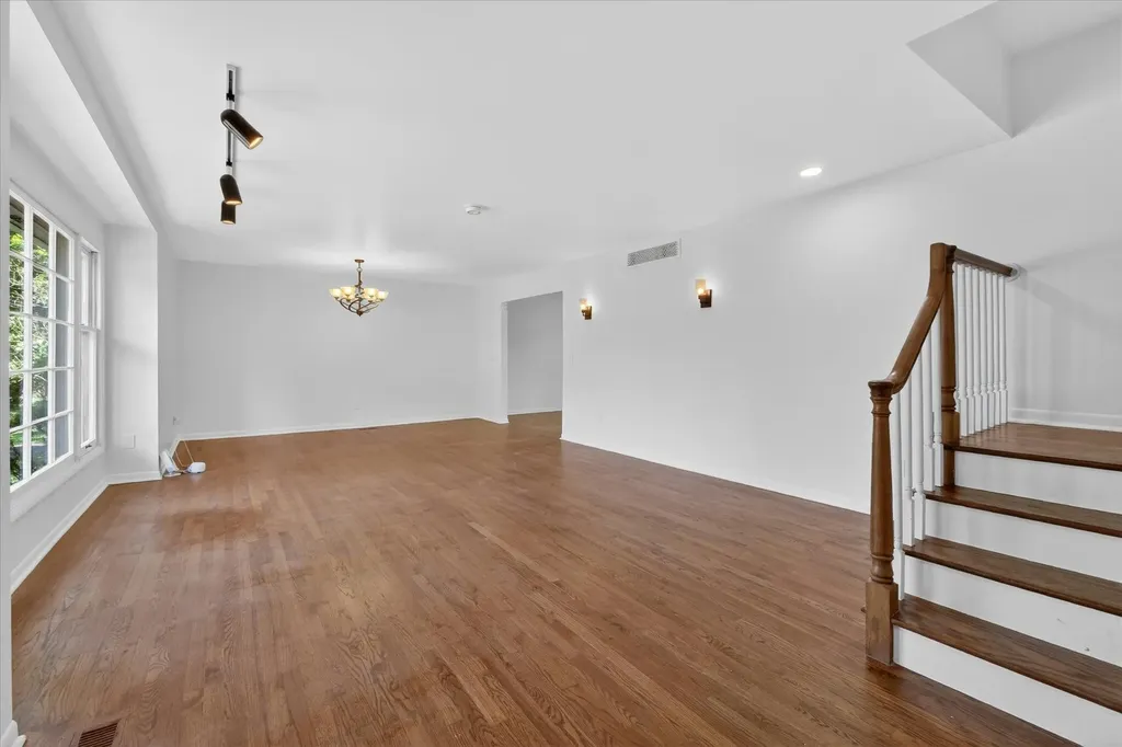 2049 Shore Hill Drive West Bloomfield Charter Township MI 48323