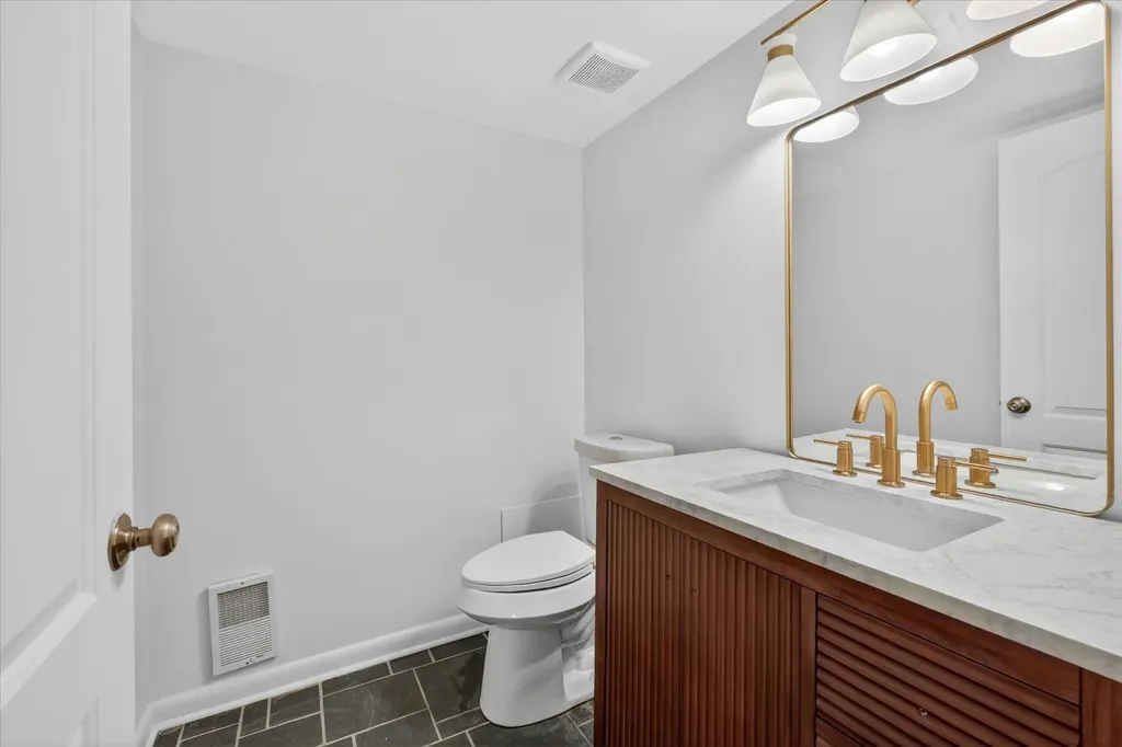 2049 Shore Hill Drive West Bloomfield Charter Township MI 48323
