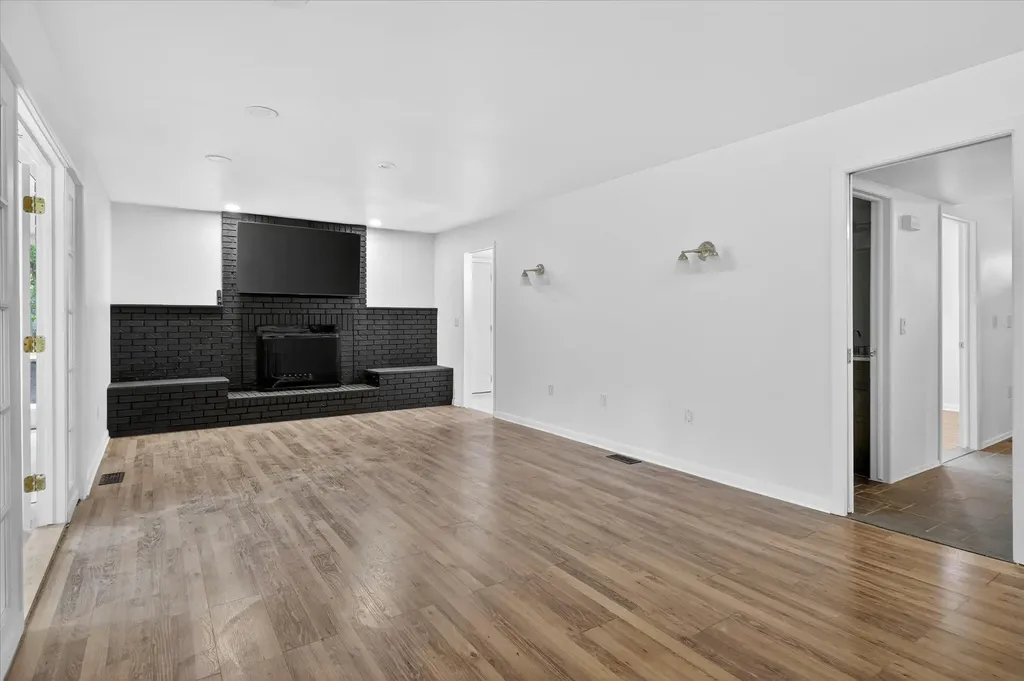 2049 Shore Hill Drive West Bloomfield Charter Township MI 48323