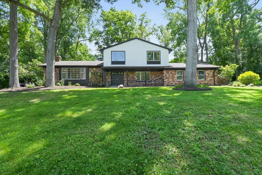 2049 Shore Hill Drive West Bloomfield Charter Township MI 48323