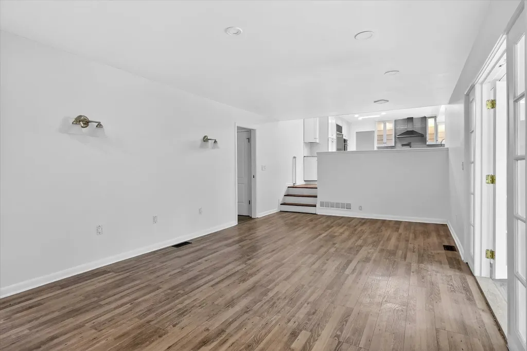 2049 Shore Hill Drive West Bloomfield Charter Township MI 48323