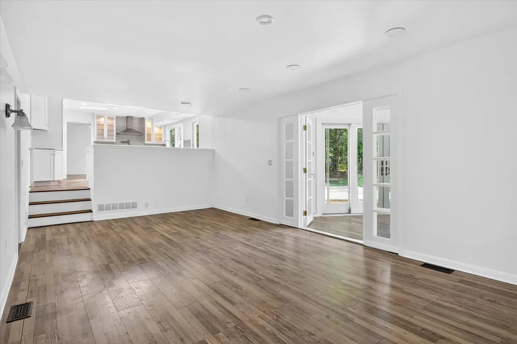 2049 Shore Hill Drive West Bloomfield Charter Township MI 48323