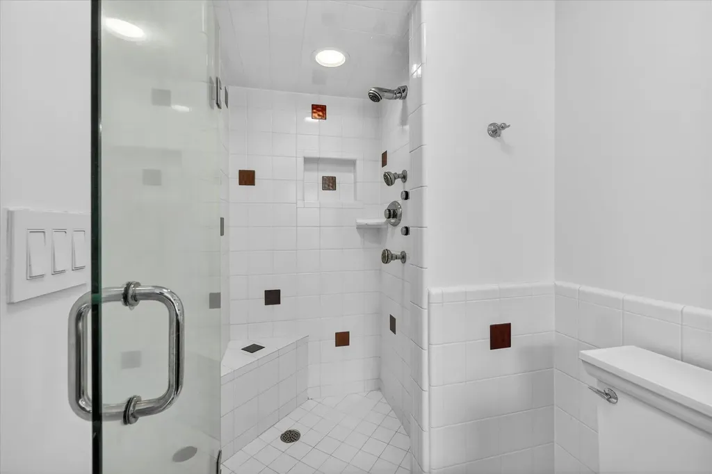 2049 Shore Hill Drive West Bloomfield Charter Township MI 48323