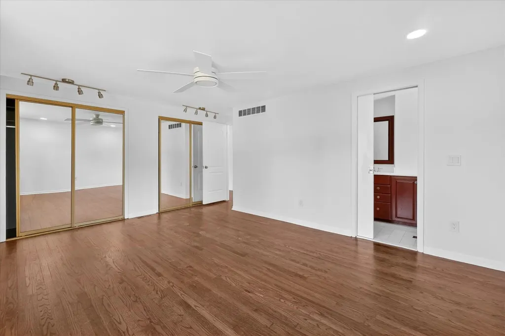 2049 Shore Hill Drive West Bloomfield Charter Township MI 48323