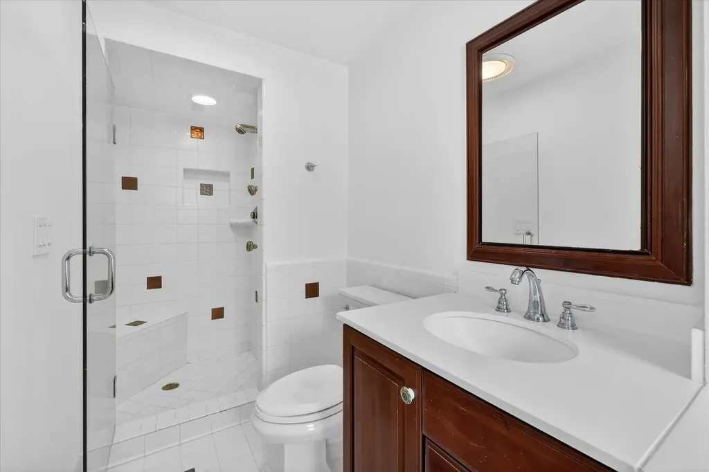 2049 Shore Hill Drive West Bloomfield Charter Township MI 48323