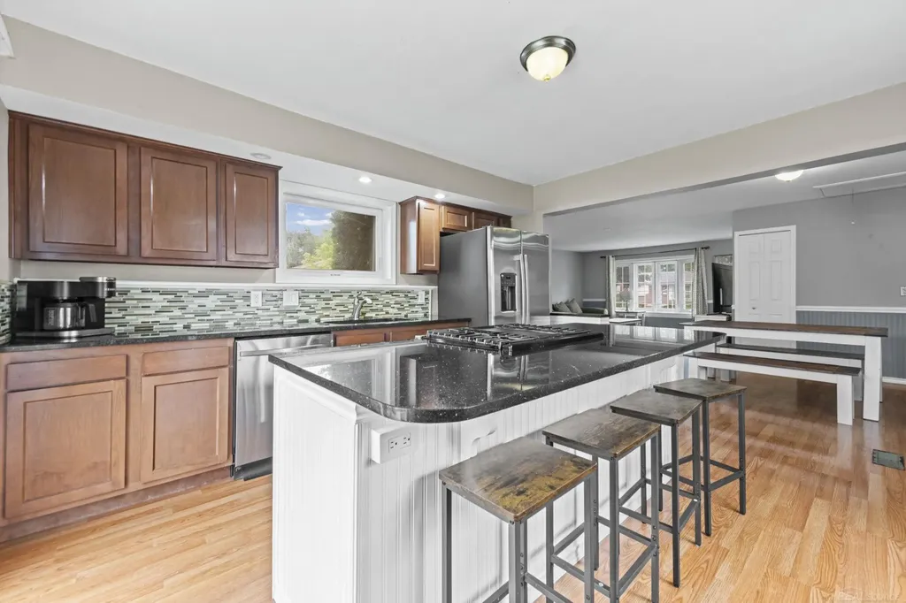28357 Suburban Drive Warren City MI 48088
