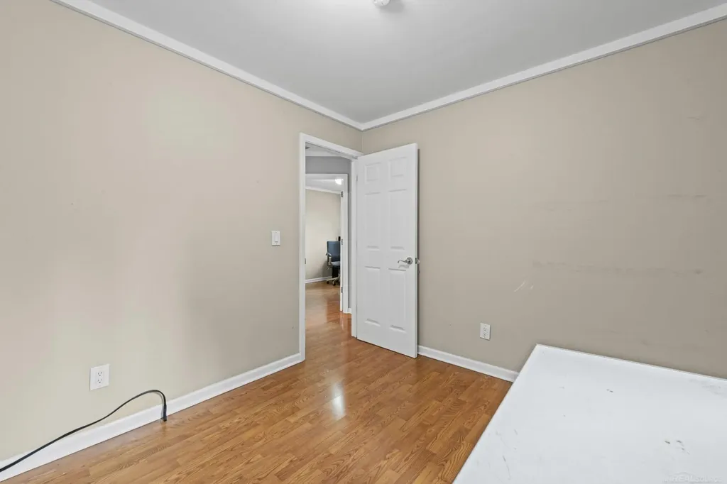 28357 Suburban Drive Warren City MI 48088