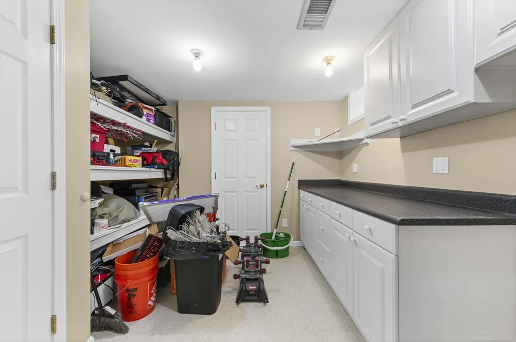 28357 Suburban Drive Warren City MI 48088