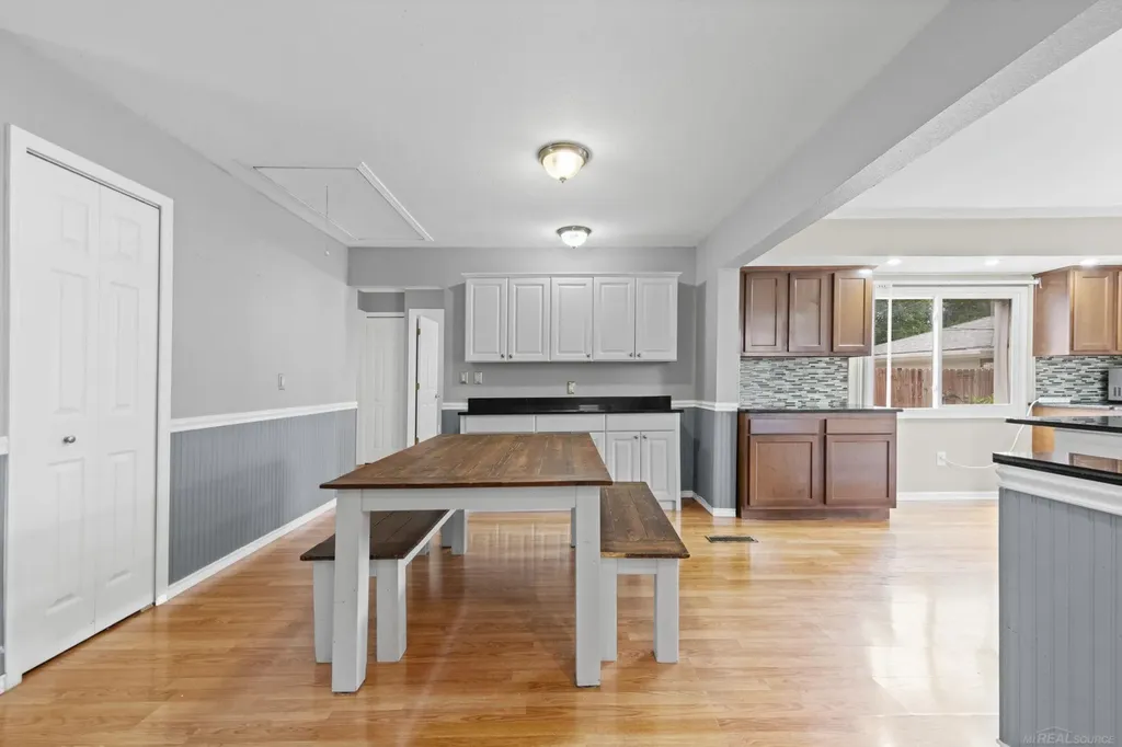 28357 Suburban Drive Warren City MI 48088