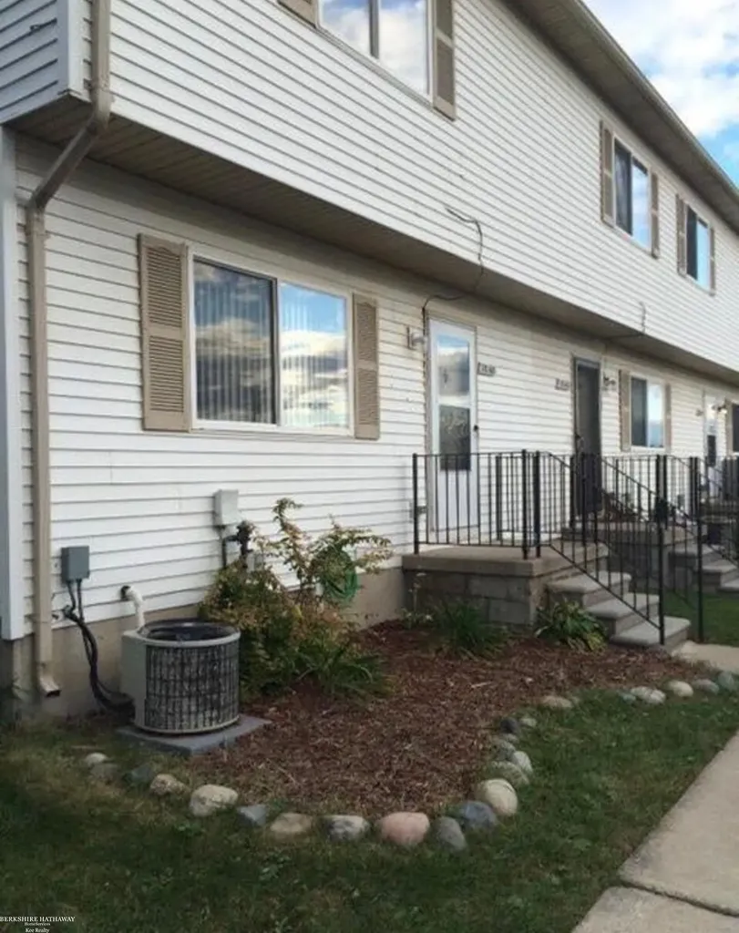 28165 Raleigh Crescent Drive Chesterfield Township MI 48051