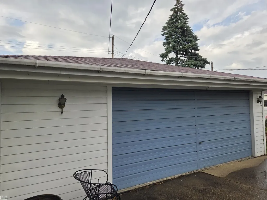 27697 Larry Street Roseville City MI 48066