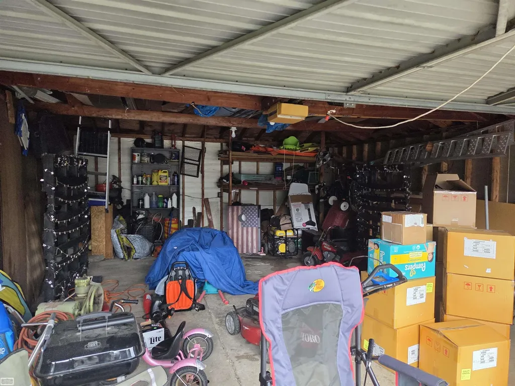 27697 Larry Street Roseville City MI 48066