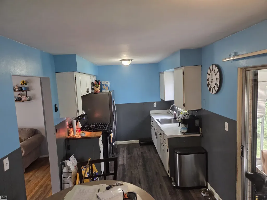 27697 Larry Street Roseville City MI 48066