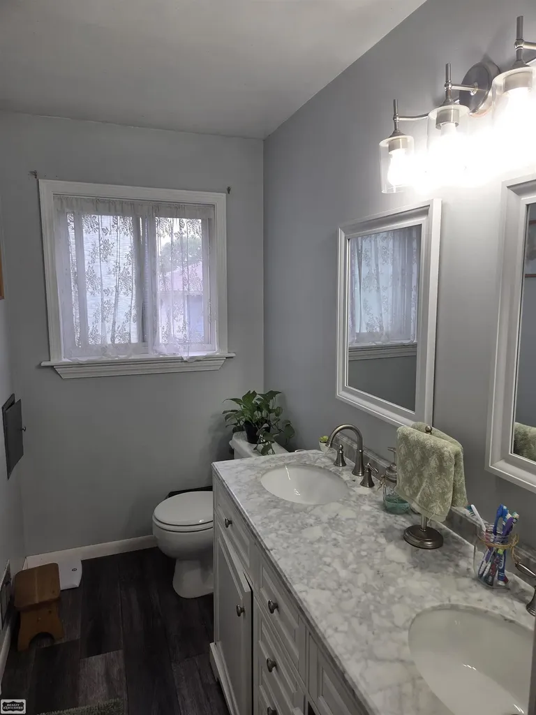 27697 Larry Street Roseville City MI 48066