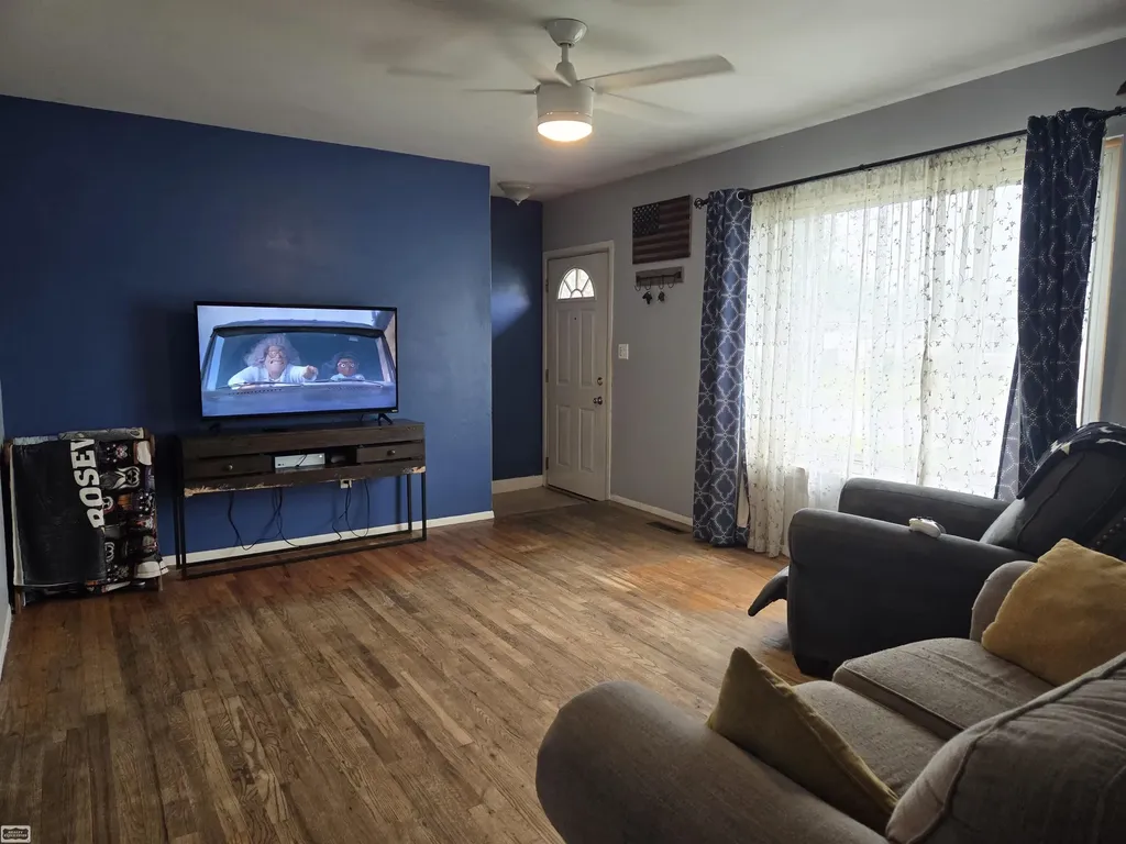 27697 Larry Street Roseville City MI 48066