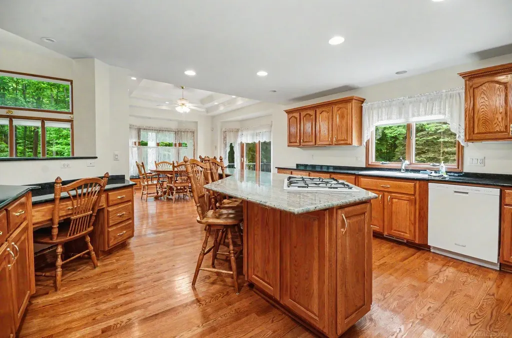 11684 Majestic Court Shelby Charter Township MI 48315