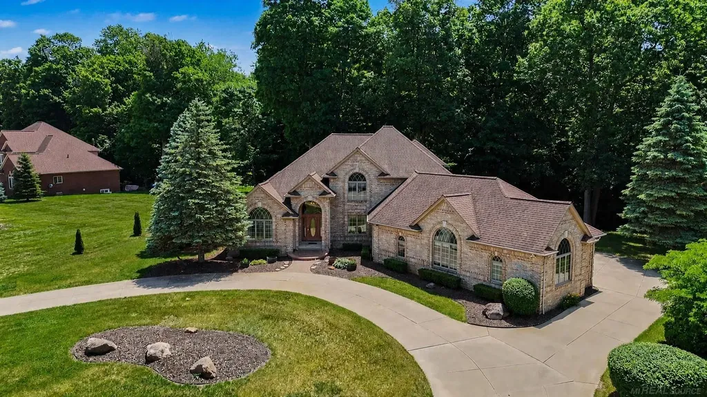 11684 Majestic Court Shelby Charter Township MI 48315