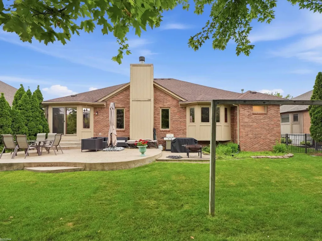 19866 Barchester Drive Macomb Township MI 48044
