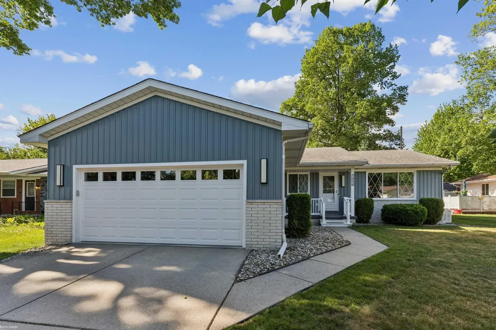 1444 Old Squire Lane Port Huron City MI 48060