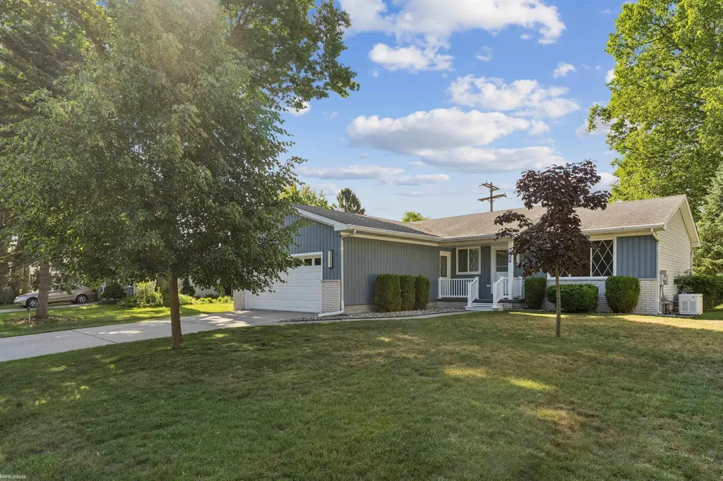 1444 Old Squire Lane Port Huron City MI 48060