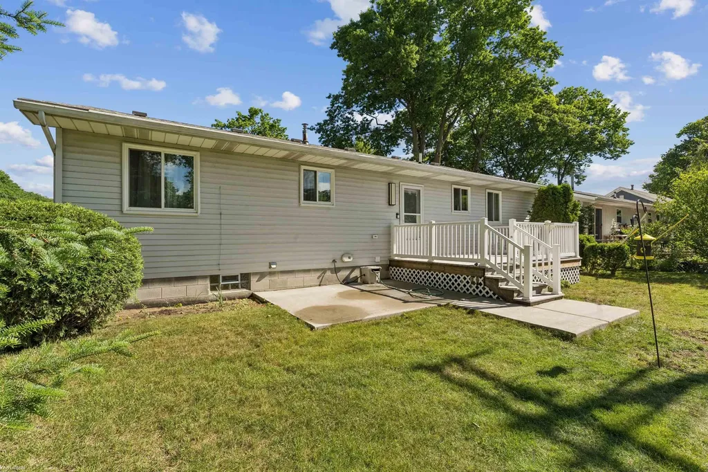 1444 Old Squire Lane Port Huron City MI 48060