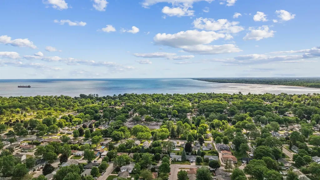 1444 Old Squire Lane Port Huron City MI 48060