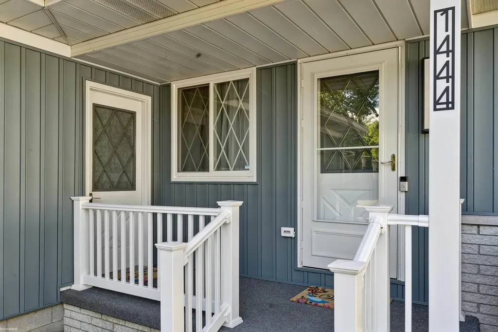 1444 Old Squire Lane Port Huron City MI 48060