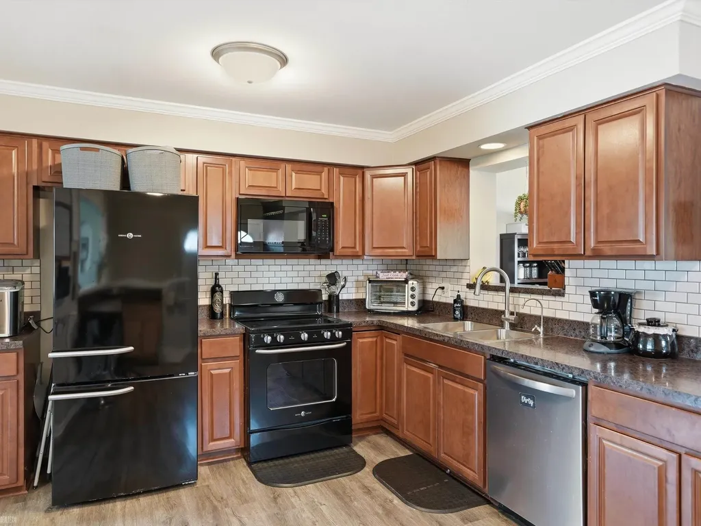 8835 Royce Drive Sterling Heights City MI 48313