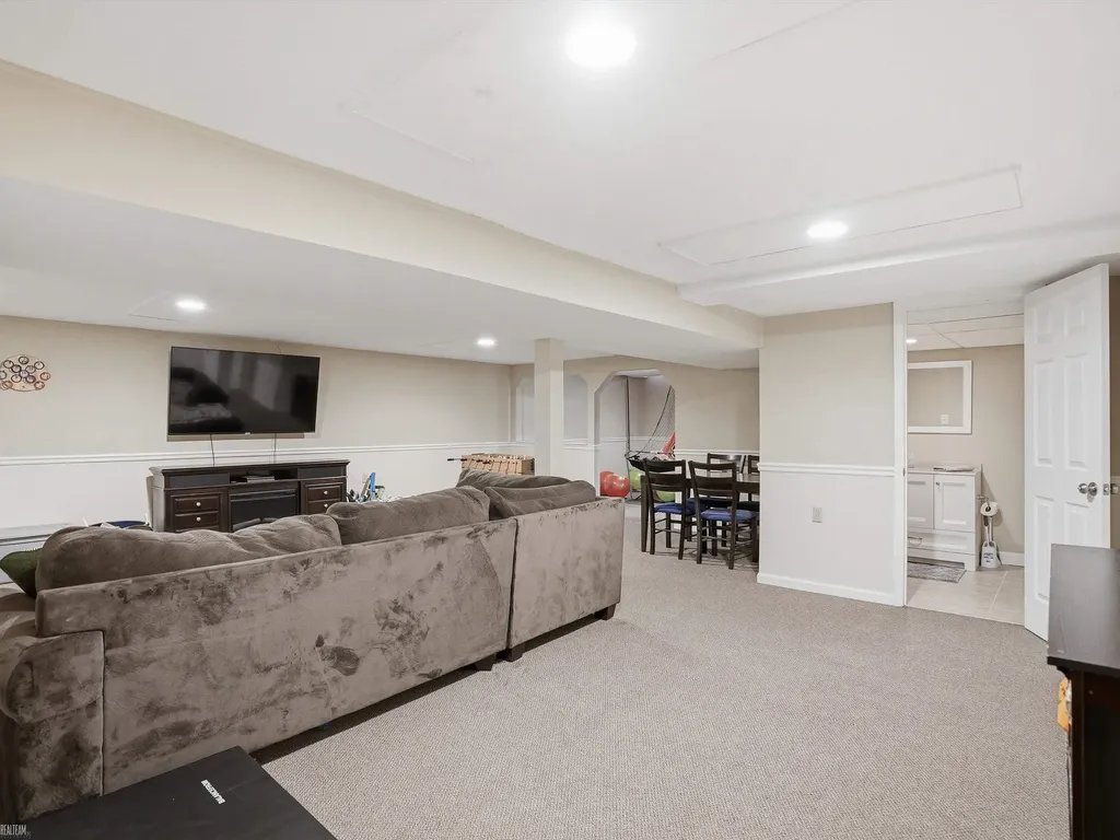8835 Royce Drive Sterling Heights City MI 48313