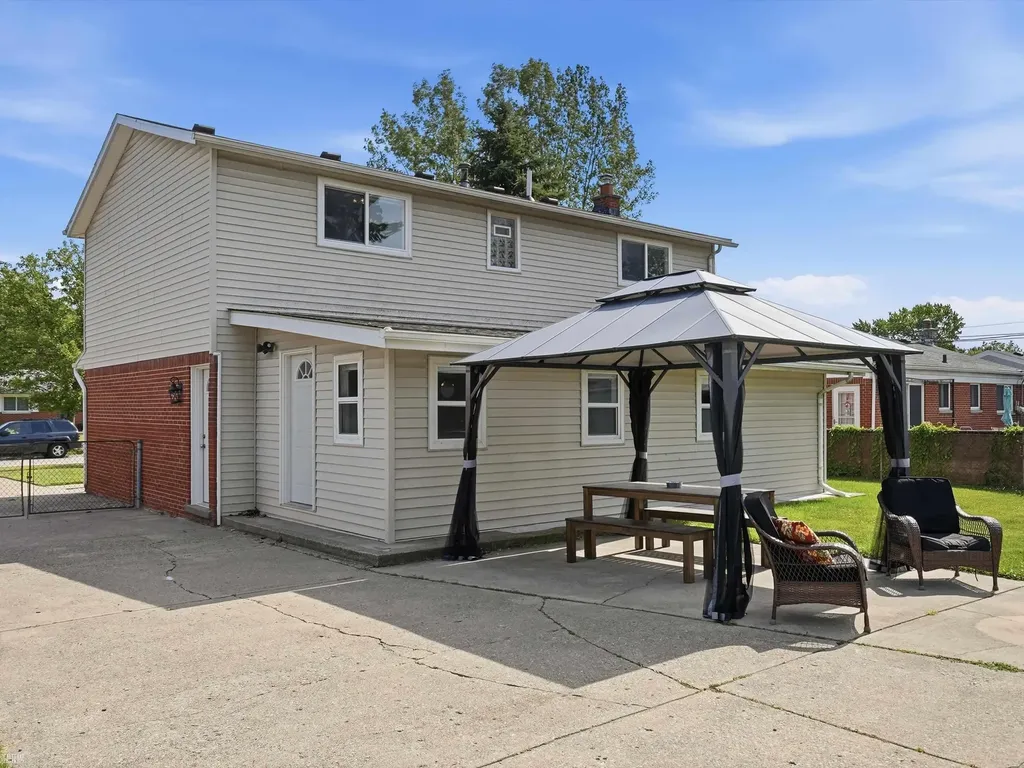 8835 Royce Drive Sterling Heights City MI 48313