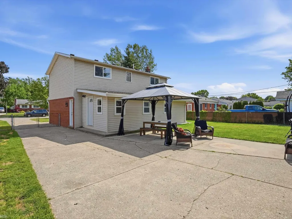 8835 Royce Drive Sterling Heights City MI 48313