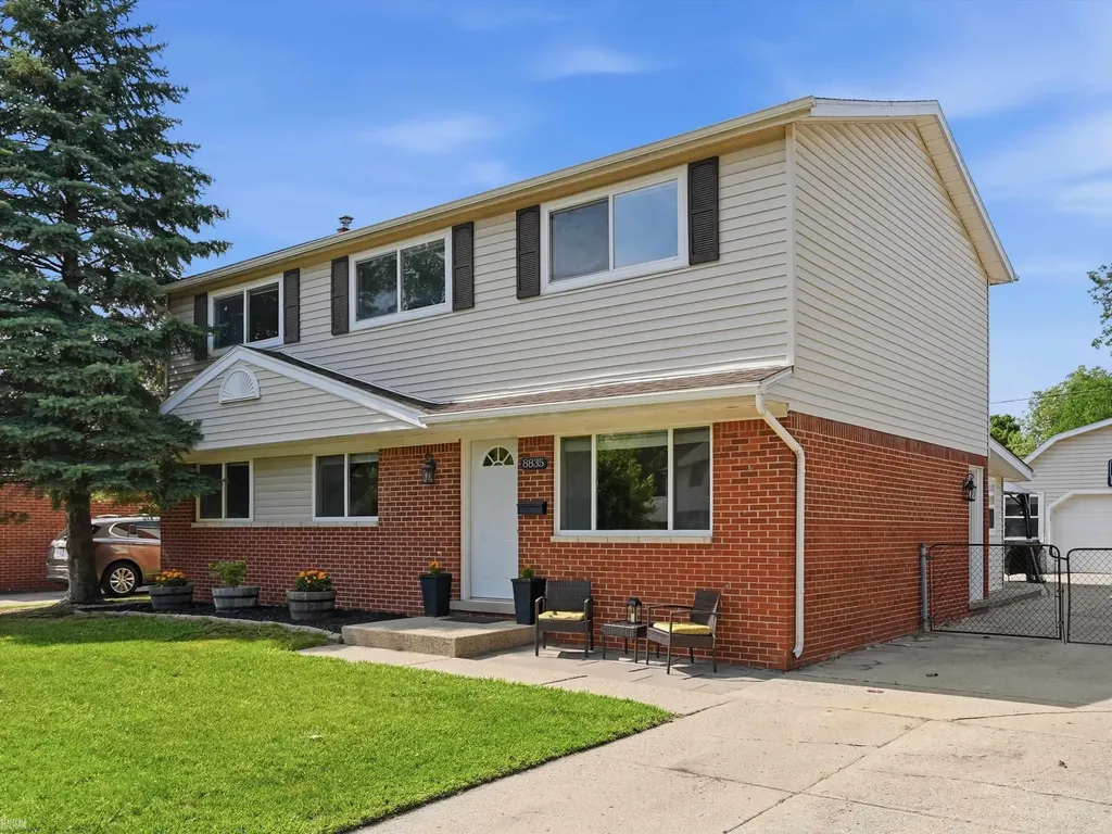 8835 Royce Drive Sterling Heights City MI 48313